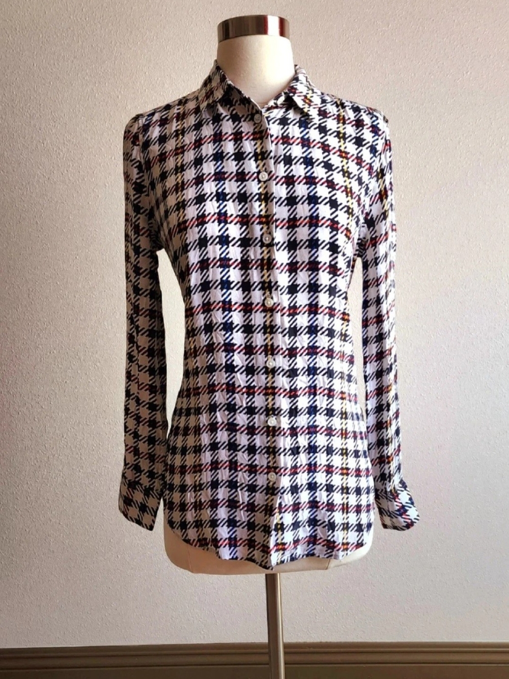 Equipment Femme Scholar Reverse Silk Satin Classic Blouse In Plaid size XS